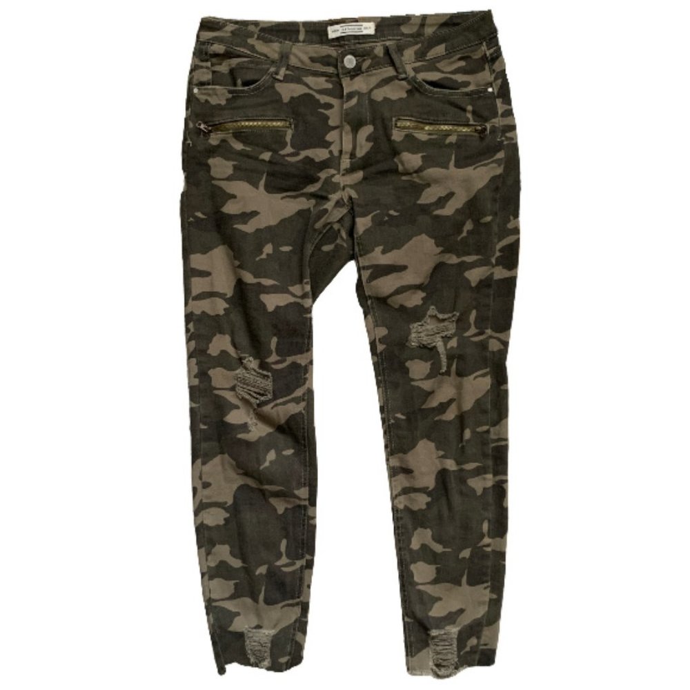 I & M Camo High Rise Ellie Ankle Skinny Jeans